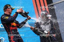 Max Verstappen (NLD), Red Bull Racing and Adrian Newey (GBR) Red Bull Racing Chief Technical Officer 31.07.2022. Formula 1 World Championship, Rd 13, Hungarian Grand Prix, Budapest, Hungary, Race Day.