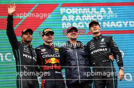 Max Verstappen (NLD), Red Bull Racing and Adrian Newey (GBR) Red Bull Racing Chief Technical Officer Lewis Hamilton (GBR), Mercedes AMG F1  and George Russell (GBR), Mercedes AMG F1  31.07.2022. Formula 1 World Championship, Rd 13, Hungarian Grand Prix, Budapest, Hungary, Race Day.