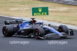 Alexander Albon (THA) Williams Racing FW44 with a broken front wing. 31.07.2022. Formula 1 World Championship, Rd 13, Hungarian Grand Prix, Budapest, Hungary, Race Day.