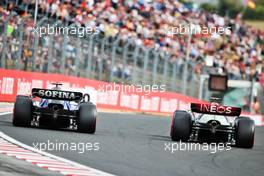 (L to R): Alexander Albon (THA) Williams Racing FW44 and Lewis Hamilton (GBR) Mercedes AMG F1 W13. 30.07.2022. Formula 1 World Championship, Rd 13, Hungarian Grand Prix, Budapest, Hungary, Qualifying Day.