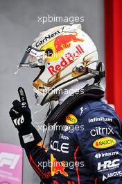 Max Verstappen (NLD) Red Bull Racing Celebrates his Pole position IN Qualifying Parc ferme. 22.04.2022. Formula 1 World Championship, Rd 4, Emilia Romagna Grand Prix, Imola, Italy, Qualifying Day.