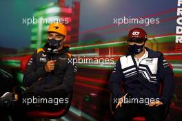 (L to R): Lando Norris (GBR) McLaren and Yuki Tsunoda (JPN) AlphaTauri in the FIA Press Conference. 22.04.2022. Formula 1 World Championship, Rd 4, Emilia Romagna Grand Prix, Imola, Italy, Qualifying Day.