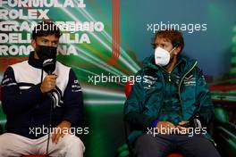 (L to R): Pierre Gasly (FRA) AlphaTauri and Sebastian Vettel (GER) Aston Martin F1 Team in the FIA Press Conference. 22.04.2022. Formula 1 World Championship, Rd 4, Emilia Romagna Grand Prix, Imola, Italy, Qualifying Day.