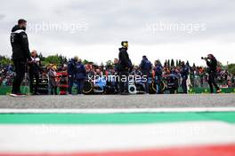 Nicholas Latifi (CDN) Williams Racing FW44 on the grid. 24.04.2022. Formula 1 World Championship, Rd 4, Emilia Romagna Grand Prix, Imola, Italy, Race Day.