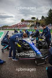 Alexander Albon (THA) Williams Racing FW44 on the grid. 24.04.2022. Formula 1 World Championship, Rd 4, Emilia Romagna Grand Prix, Imola, Italy, Race Day.
