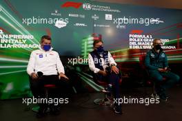 (L to R): Guenther Steiner (ITA) Haas F1 Team Prinicipal; Jost Capito (GER) Williams Racing Chief Executive Officer; and Mike Krack (LUX) Aston Martin F1 Team, Team Principal, in the FIA Press Conference. 23.04.2022. Formula 1 World Championship, Rd 4, Emilia Romagna Grand Prix, Imola, Italy, Sprint Day.
