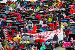 Circuit atmosphere - fans in the grandstand. 24.04.2022. Formula 1 World Championship, Rd 4, Emilia Romagna Grand Prix, Imola, Italy, Race Day.
