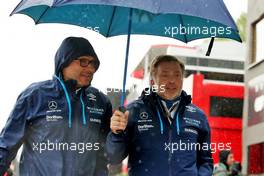 (L to R): Sven Smeets (GER) Williams Racing Sporting Director with Jost Capito (GER) Williams Racing Chief Executive Officer. 24.04.2022. Formula 1 World Championship, Rd 4, Emilia Romagna Grand Prix, Imola, Italy, Race Day.