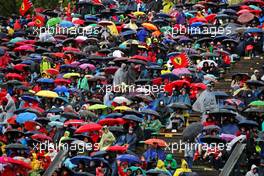 Circuit atmosphere - fans in the grandstand. 24.04.2022. Formula 1 World Championship, Rd 4, Emilia Romagna Grand Prix, Imola, Italy, Race Day.