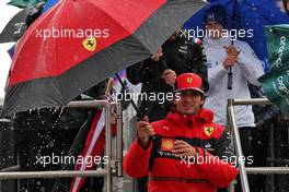 Carlos Sainz Jr (ESP) Ferrari on the drivers parade. 24.04.2022. Formula 1 World Championship, Rd 4, Emilia Romagna Grand Prix, Imola, Italy, Race Day.