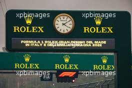 Circuit atmosphere - Rolex clock in the pits. 21.04.2022. Formula 1 World Championship, Rd 4, Emilia Romagna Grand Prix, Imola, Italy, Preparation Day.