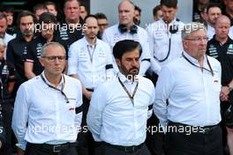 (L to R): Stefano Domenicali (ITA) Formula One President and CEO; Mohammed Bin Sulayem (UAE) FIA President; and Ross Brawn (GBR) Managing Director, Motor Sports, in the pits as a minute's silence is held in memory of Queen Elizabeth II. 09.09.2022. Formula 1 World Championship, Rd 16, Italian Grand Prix, Monza, Italy, Practice Day.