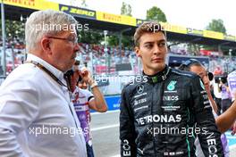 (L to R): Ross Brawn (GBR) Managing Director, Motor Sports with George Russell (GBR) Mercedes AMG F1. 09.09.2022. Formula 1 World Championship, Rd 16, Italian Grand Prix, Monza, Italy, Practice Day.