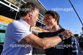 (L to R): Jost Capito (GER) Williams Racing Chief Executive Officer celebrates ninth position on his GP debut for Nyck de Vries (NLD) Williams Racing Reserve Driver. 11.09.2022. Formula 1 World Championship, Rd 16, Italian Grand Prix, Monza, Italy, Race Day.