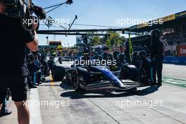 Nicholas Latifi (CDN) Williams Racing FW44 makes a pit stop. 11.09.2022. Formula 1 World Championship, Rd 16, Italian Grand Prix, Monza, Italy, Race Day.