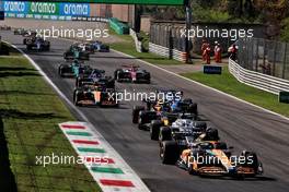 Daniel Ricciardo (AUS) McLaren MCL36 at the start of the race. 11.09.2022. Formula 1 World Championship, Rd 16, Italian Grand Prix, Monza, Italy, Race Day.