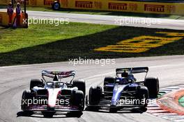 Mick Schumacher (GER) Haas VF-22 and Nicholas Latifi (CDN) Williams Racing FW44 battle for position. 11.09.2022. Formula 1 World Championship, Rd 16, Italian Grand Prix, Monza, Italy, Race Day.