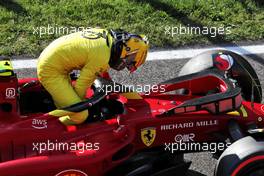 Carlos Sainz Jr (ESP) Ferrari F1-75 in parc ferme. 10.09.2022. Formula 1 World Championship, Rd 16, Italian Grand Prix, Monza, Italy, Qualifying Day.