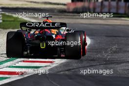 Max Verstappen (NLD) Red Bull Racing RB18. 10.09.2022. Formula 1 World Championship, Rd 16, Italian Grand Prix, Monza, Italy, Qualifying Day.