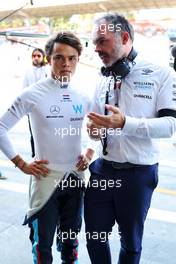 (L to R): Nyck de Vries (NLD) Williams Racing Reserve Driver with James Urwin (GBR) Williams Racing Race Engineer. 10.09.2022. Formula 1 World Championship, Rd 16, Italian Grand Prix, Monza, Italy, Qualifying Day.