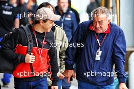 (L to R): Felipe Massa (BRA) FIA Drivers' Commission President with Jean Alesi (FRA). 07.10.2022. Formula 1 World Championship, Rd 18, Japanese Grand Prix, Suzuka, Japan, Practice Day.