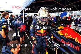Max Verstappen (NLD) Red Bull Racing RB18 on the grid. 09.10.2022. Formula 1 World Championship, Rd 18, Japanese Grand Prix, Suzuka, Japan, Race Day.