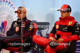 (L to R): Max Verstappen (NLD) Red Bull Racing and Charles Leclerc (MON) Ferrari in the post race FIA Press Conference. 09.10.2022. Formula 1 World Championship, Rd 18, Japanese Grand Prix, Suzuka, Japan, Race Day.