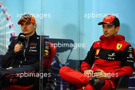 (L to R): Max Verstappen (NLD) Red Bull Racing and Charles Leclerc (MON) Ferrari in the post race FIA Press Conference. 09.10.2022. Formula 1 World Championship, Rd 18, Japanese Grand Prix, Suzuka, Japan, Race Day.