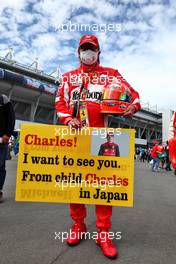 Circuit atmosphere - fan. 08.10.2022. Formula 1 World Championship, Rd 18, Japanese Grand Prix, Suzuka, Japan, Qualifying Day.