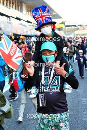 Lewis Hamilton (GBR) Mercedes AMG F1 fans. 08.10.2022. Formula 1 World Championship, Rd 18, Japanese Grand Prix, Suzuka, Japan, Qualifying Day.
