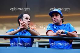 (L to R): Karel Loos (BEL) Alpine F1 Team Race Engineer with Fernando Alonso (ESP) Alpine F1 Team. 27.05.2022. Formula 1 World Championship, Rd 7, Monaco Grand Prix, Monte Carlo, Monaco, Friday.