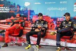 (L to R): Carlos Sainz Jr (ESP) Ferrari; Sergio Perez (MEX) Red Bull Racing; and Max Verstappen (NLD) Red Bull Racing, in the post race FIA Press Conference. 29.05.2022. Formula 1 World Championship, Rd 7, Monaco Grand Prix, Monte Carlo, Monaco, Race Day.