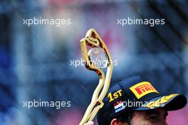 Race winner Sergio Perez (MEX) Red Bull Racing - winning trophy. 29.05.2022. Formula 1 World Championship, Rd 7, Monaco Grand Prix, Monte Carlo, Monaco, Race Day.
