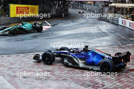 Alexander Albon (THA) Williams Racing FW44 runs wide. 29.05.2022. Formula 1 World Championship, Rd 7, Monaco Grand Prix, Monte Carlo, Monaco, Race Day.