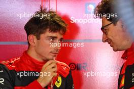 (L to R): Charles Leclerc (MON) Ferrari with Mattia Binotto (ITA) Ferrari Team Principal. 28.05.2022. Formula 1 World Championship, Rd 7, Monaco Grand Prix, Monte Carlo, Monaco, Qualifying Day.