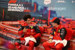 (L to R): Carlos Sainz Jr (ESP) Ferrari and Charles Leclerc (MON) Ferrari in the post qualifying FIA Press Conference. 28.05.2022. Formula 1 World Championship, Rd 7, Monaco Grand Prix, Monte Carlo, Monaco, Qualifying Day.