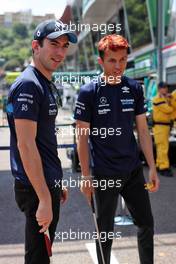 Nicholas Latifi (CDN) Williams Racing and Alexander Albon (THA) Williams Racing play golf in the pits. 26.05.2022. Formula 1 World Championship, Rd 7, Monaco Grand Prix, Monte Carlo, Monaco, Practice Day.