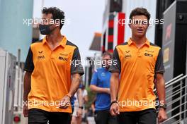 (L to R): Daniel Ricciardo (AUS) McLaren and Lando Norris (GBR) McLaren. 26.05.2022. Formula 1 World Championship, Rd 7, Monaco Grand Prix, Monte Carlo, Monaco, Practice Day.