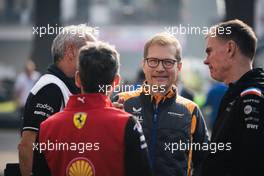 (L to R): Beat Zehnder (SUI) Alfa Romeo F1 Team Manager; Andreas Seidl, McLaren Managing Director; and Alan Permane (GBR) Alpine F1 Team Trackside Operations Director. 28.10.2022. Formula 1 World Championship, Rd 20, Mexican Grand Prix, Mexico City, Mexico, Practice Day.