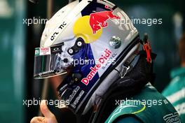 Sebastian Vettel (GER) Aston Martin F1 Team wearing a tribute helmet to Dietrich Mateschitz (AUT) CEO and Founder of Red Bull. 28.10.2022. Formula 1 World Championship, Rd 20, Mexican Grand Prix, Mexico City, Mexico, Practice Day.