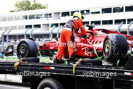 The damaged Ferrari F1-75 of Charles Leclerc (MON) Ferrari is recovered back to the pits on the back of a truck in the second practice session. 28.10.2022. Formula 1 World Championship, Rd 20, Mexican Grand Prix, Mexico City, Mexico, Practice Day.