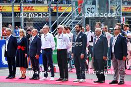Dignitaries as the grid observes the national anthem. 30.10.2022. Formula 1 World Championship, Rd 20, Mexican Grand Prix, Mexico City, Mexico, Race Day.