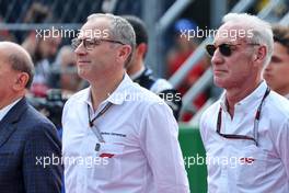 (L to R): Stefano Domenicali (ITA) Formula One President and CEO and Greg Maffei (USA) Liberty Media Corporation President and Chief Executive Officer on the grid. 30.10.2022. Formula 1 World Championship, Rd 20, Mexican Grand Prix, Mexico City, Mexico, Race Day.
