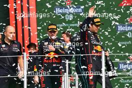 1st place Max Verstappen (NLD) Red Bull Racing, 3rd place Sergio Perez (MEX) Red Bull Racing with Gianpiero Lambiase (ITA) Red Bull Racing Engineer. 30.10.2022. Formula 1 World Championship, Rd 20, Mexican Grand Prix, Mexico City, Mexico, Race Day.