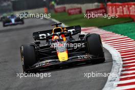 Max Verstappen (NLD) Red Bull Racing RB18. 30.10.2022. Formula 1 World Championship, Rd 20, Mexican Grand Prix, Mexico City, Mexico, Race Day.