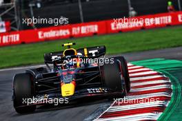 Sergio Perez (MEX) Red Bull Racing RB18. 30.10.2022. Formula 1 World Championship, Rd 20, Mexican Grand Prix, Mexico City, Mexico, Race Day.