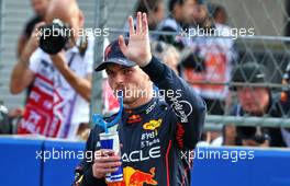Max Verstappen (NLD) Red Bull Racing celebrates his pole position in qualifying parc ferme.  29.10.2022. Formula 1 World Championship, Rd 20, Mexican Grand Prix, Mexico City, Mexico, Qualifying Day.