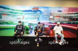 (L to R): George Russell (GBR) Mercedes AMG F1; Max Verstappen (NLD) Red Bull Racing; and Lewis Hamilton (GBR) Mercedes AMG F1, in the post qualifying FIA Press Conference. 29.10.2022. Formula 1 World Championship, Rd 20, Mexican Grand Prix, Mexico City, Mexico, Qualifying Day.