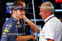 (L to R): Max Verstappen (NLD) Red Bull Racing with Dr Helmut Marko (AUT) Red Bull Motorsport Consultant. 29.10.2022. Formula 1 World Championship, Rd 20, Mexican Grand Prix, Mexico City, Mexico, Qualifying Day.