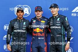Qualifying top three in parc ferme (L to R): Lewis Hamilton (GBR) Mercedes AMG F1, third; Max Verstappen (NLD) Red Bull Racing, pole position; George Russell (GBR) Mercedes AMG F1, second. 29.10.2022. Formula 1 World Championship, Rd 20, Mexican Grand Prix, Mexico City, Mexico, Qualifying Day.